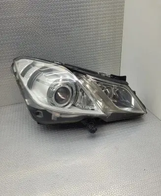 Mercedes-Benz E A207 Headlight/headlamp A2078204461