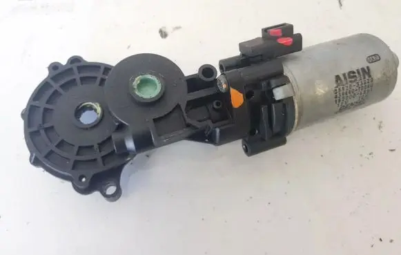 Toyota Avensis T250 Seat adjustment motor 8582033020 85820-33020