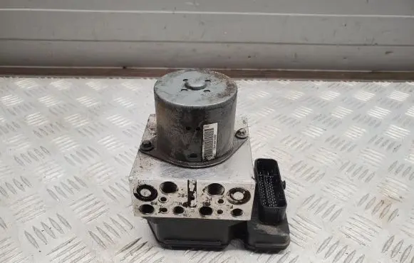 Jeep Grand Cherokee ABS Pump 68241676AB