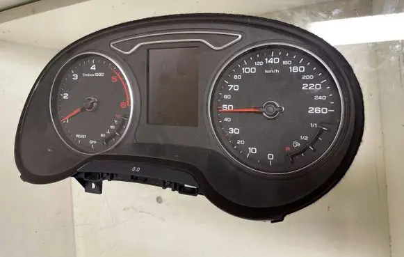 Audi Q2 - Speedometer (instrument cluster) 8V0920761 1955010511 8V0190A