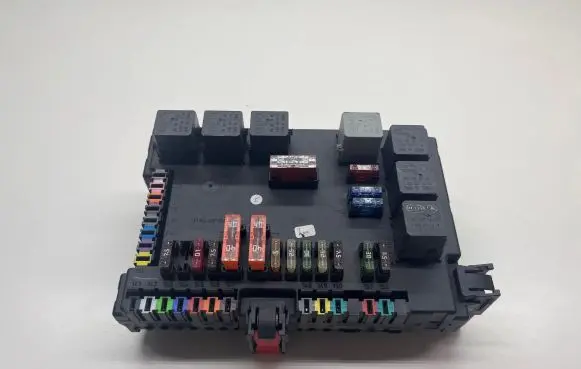 Mercedes-Benz S W221 Fuse module A2219067000 10022673 2219006902