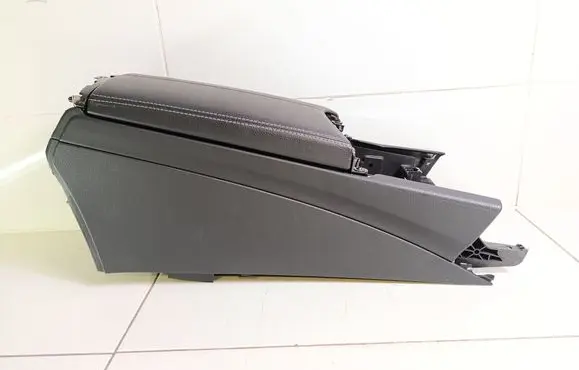 Mercedes-Benz C W205 Armrest 1259954 A2056802305