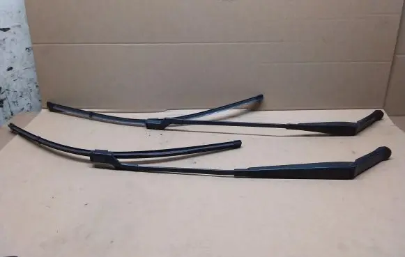 Peugeot 508 Front wiper blade arm 9686437780 9686437680