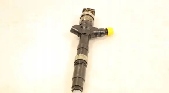 Toyota Avensis T250 Fuel injector 236700G010