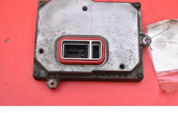 Audi A4 S4 B7 8E 8H Voltage converter/converter module 1307329115