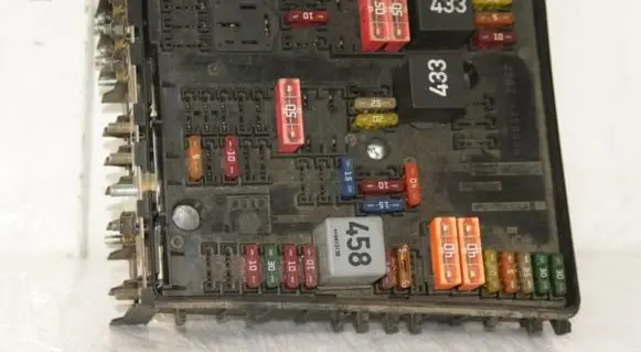 Volkswagen Touran I Fuse module 1K0937124H 015345021