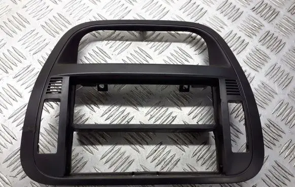 Citroen C2 Radio/GPS head unit trim 9653074277