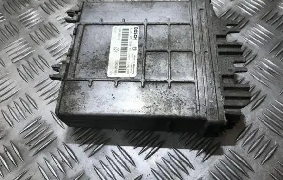 Renault Megane I Engine control unit/module 0281001810