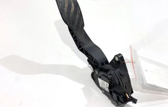 Nissan Qashqai Accelerator throttle pedal 180024BA0B
