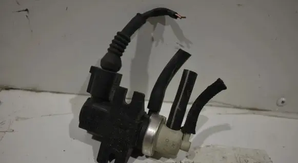 Skoda Superb B5 (3U) Turbo solenoid valve 1J0906627