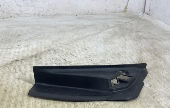 BMW 5 G30 G31 G38 Tailgate/trunk side cover trim 7390426
