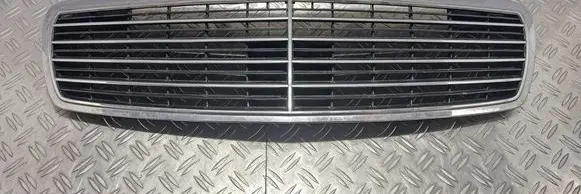 Mercedes-Benz E W211 Front bumper upper radiator grill A2118800283