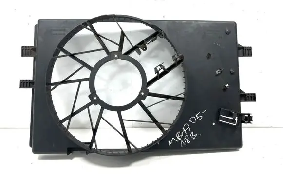 Mercedes-Benz A W169 Radiator cooling fan shroud 0130303946 A1695000193 A1695050155