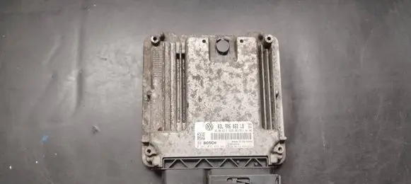 Volkswagen Golf VI Engine control unit/module 03L906022LB 0281015477