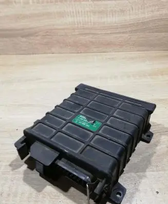 Audi 80 90 S2 B4 Engine control unit/module ECU 811906264