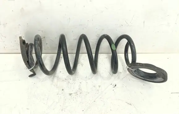 Toyota Sienna XL40 IV Rear coil spring 