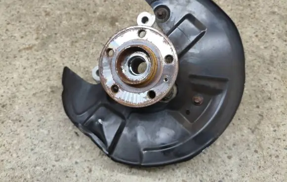 Volvo XC40 Front wheel hub 32221146
