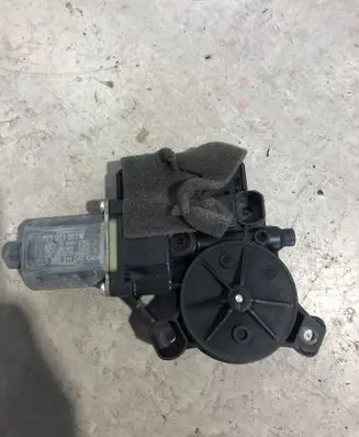 Volkswagen Transporter - Caravelle T6 Front door window regulator motor 7E0959801M