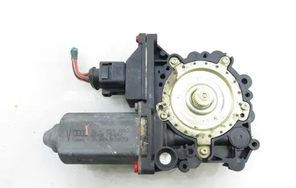 Audi A3 S3 8L Front door window regulator motor 8L1959802C