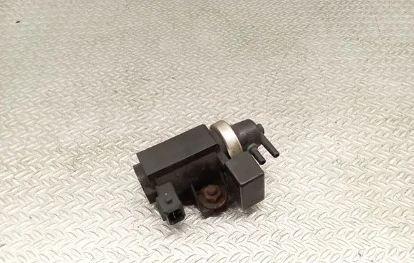 BMW 5 E39 Turbo solenoid valve 72279600