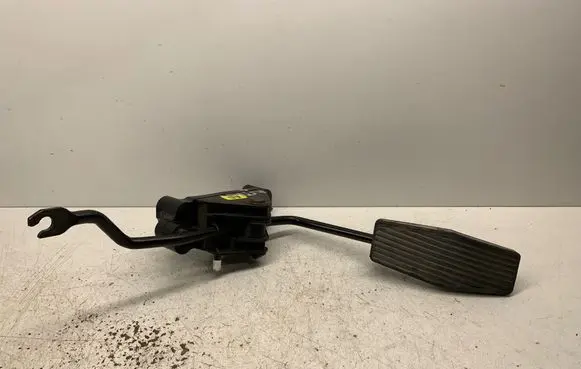Opel Astra G Accelerator throttle pedal 90571745
