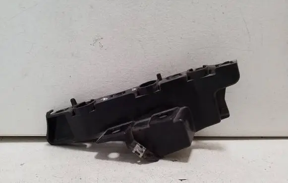 Audi Q7 4M Front bumper mounting bracket 4M0807284A