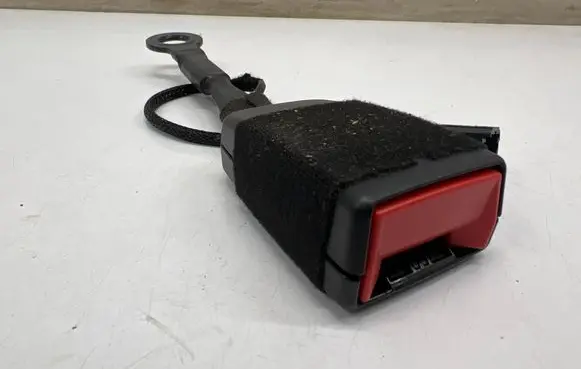 Opel Mokka B Front seatbelt buckle 9834687280