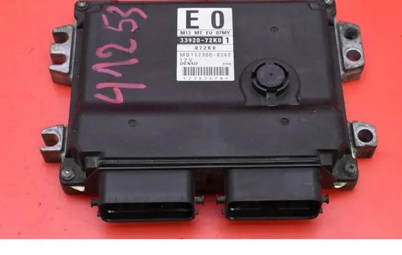 Suzuki Swift I Engine control unit/module ECU 3392072K01