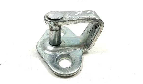 Chevrolet Volt I Rear door lock loop/hook striker 