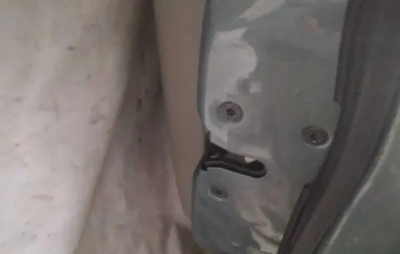 Volvo S60 Front door lock