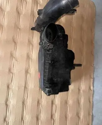 Citroen C4 Grand Picasso Air filter box 9663365980