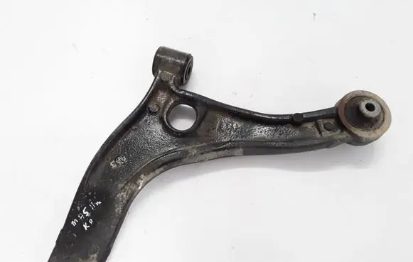 Renault Master III Front lower control arm/wishbone 8200688871