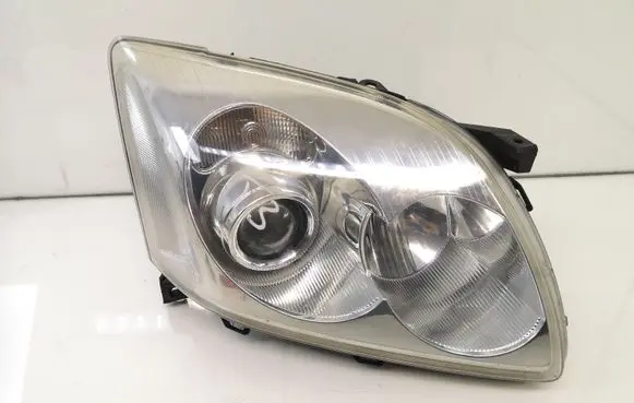 Toyota Avensis T250 Headlight/headlamp
