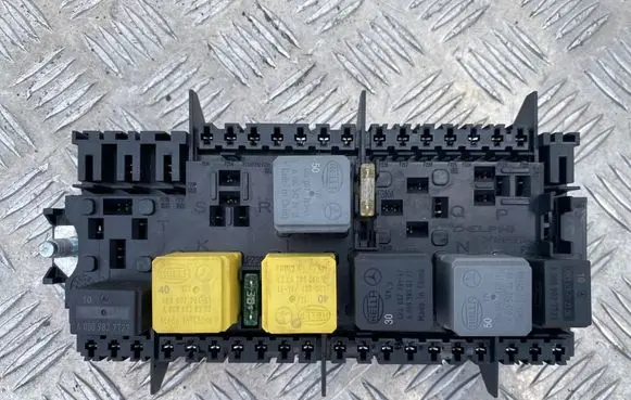 Mercedes-Benz CLA C117 X117 W117 Fuse module A2469067100 33271312 KAPA6847H5