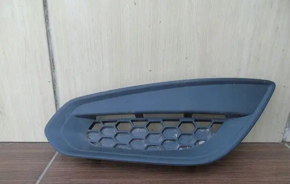 Volvo S60 Front bumper lower grill 31294129