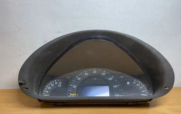 Mercedes-Benz C W203 Speedometer (instrument cluster) A2035401447 C3960