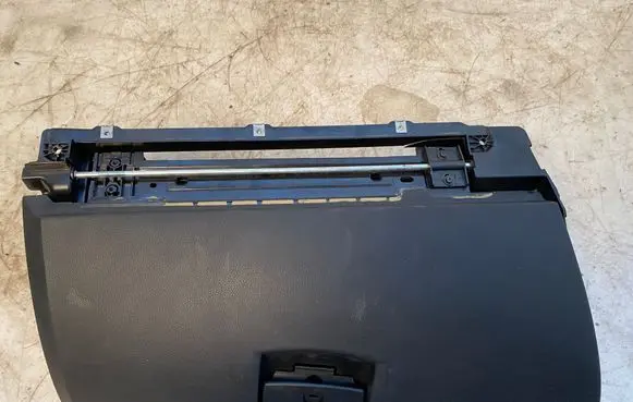 BMW 5 E60 E61 Glove box set 7034080