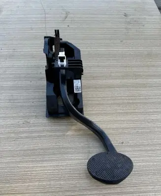Mini Clubman F54 Brake pedal 6854629
