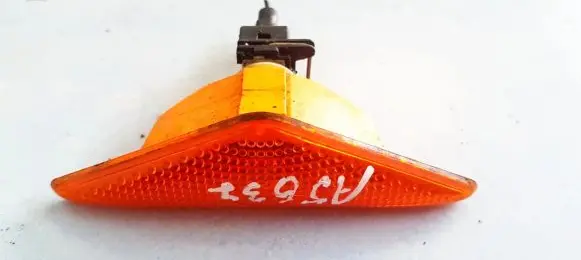 Ford Focus Front fender indicator light XS4H3K354A