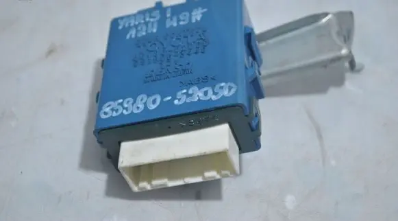 Toyota Yaris Door control unit/module 8598052050