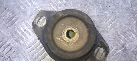 Citroen Xsara Picasso Engine mount bracket