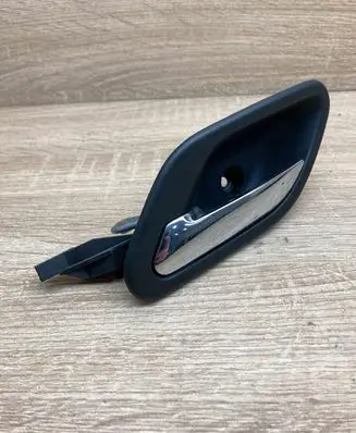 BMW 5 E39 Front door interior handle 8226049