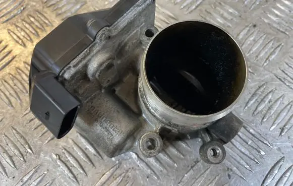 Audi A4 S4 B8 8K Throttle valve 03L128063E A2C53338105
