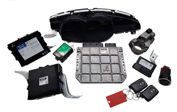 Toyota Verso Engine ECU kit and lock set 838000F120 MB2574500477