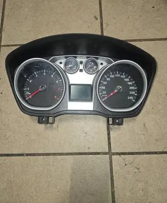 Ford Focus Speedometer (instrument cluster) 8V4T10849EF 000000 VP8V4F10849EF