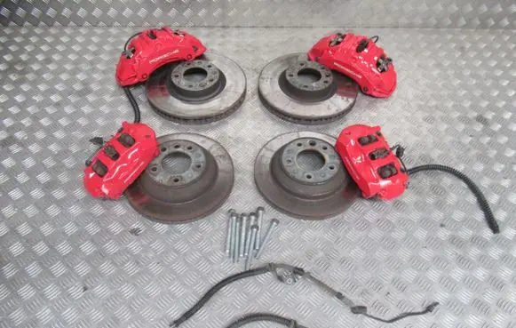 Porsche Cayenne (92A) Front Brake Caliper Pad/Carrier 