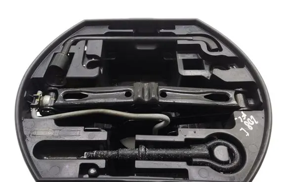Peugeot 208 I Tool set 9655342680
