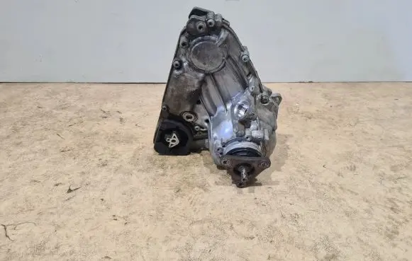Gearbox transfer box case