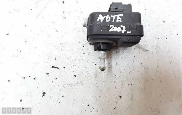 Nissan Note (E11) Headlight level adjustment motor 89028944