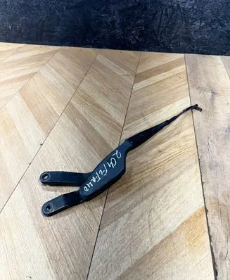 Mercedes-Benz C W204 Front wiper blade arm A2048201544